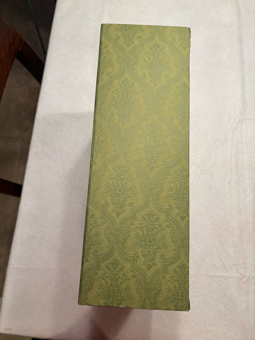 Gucci Olive Green Embossed Designer Box - Picture 5 of 11